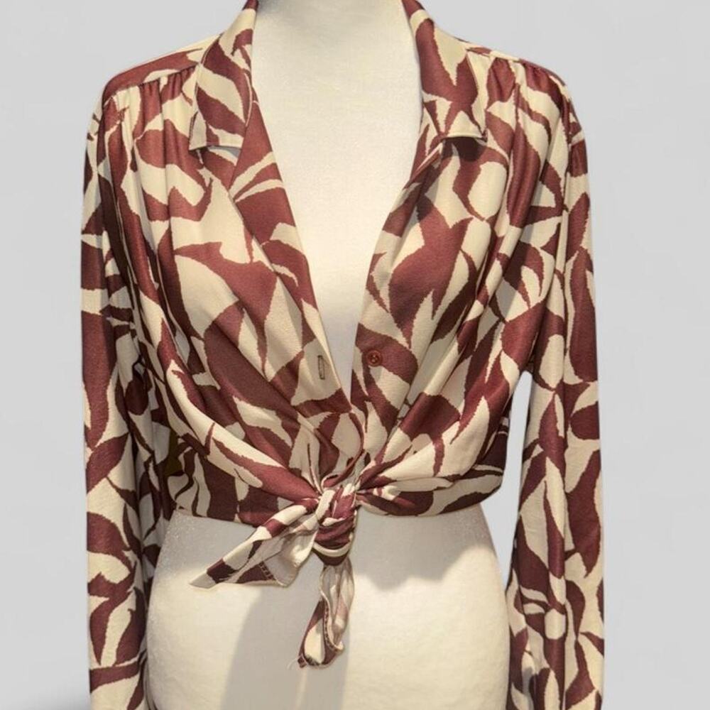 Brown and cream abstract pattern